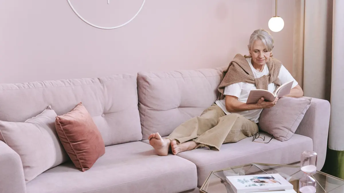 Sofa rozkładana - jak prać ją bez zalania mechanizmu?